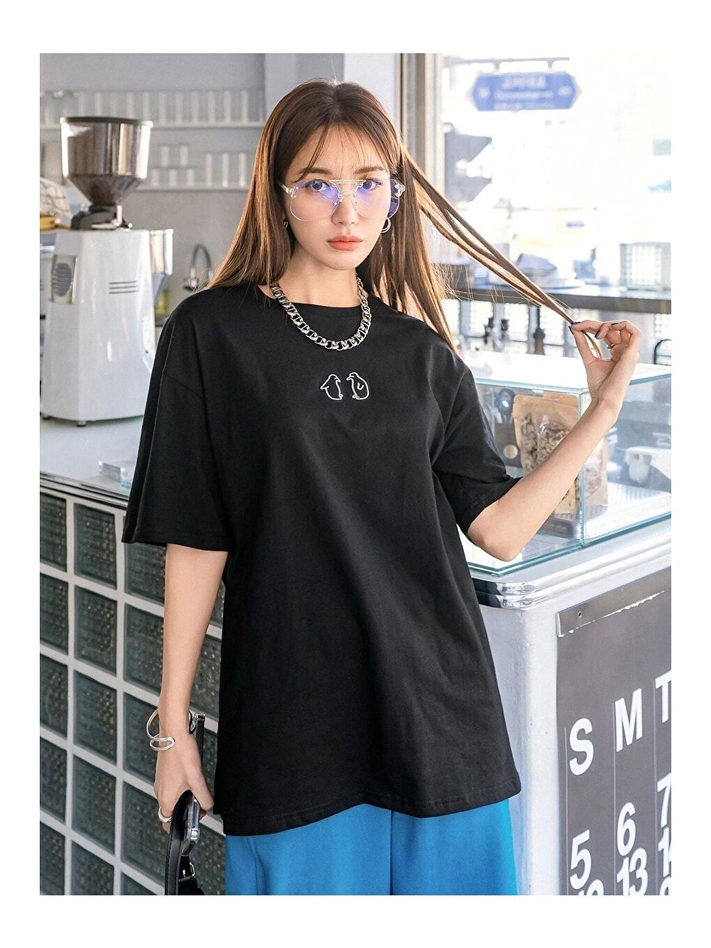 Trendseninle Siyah Kadın Siyah Penguen Baskılı Oversize Tişört - 4