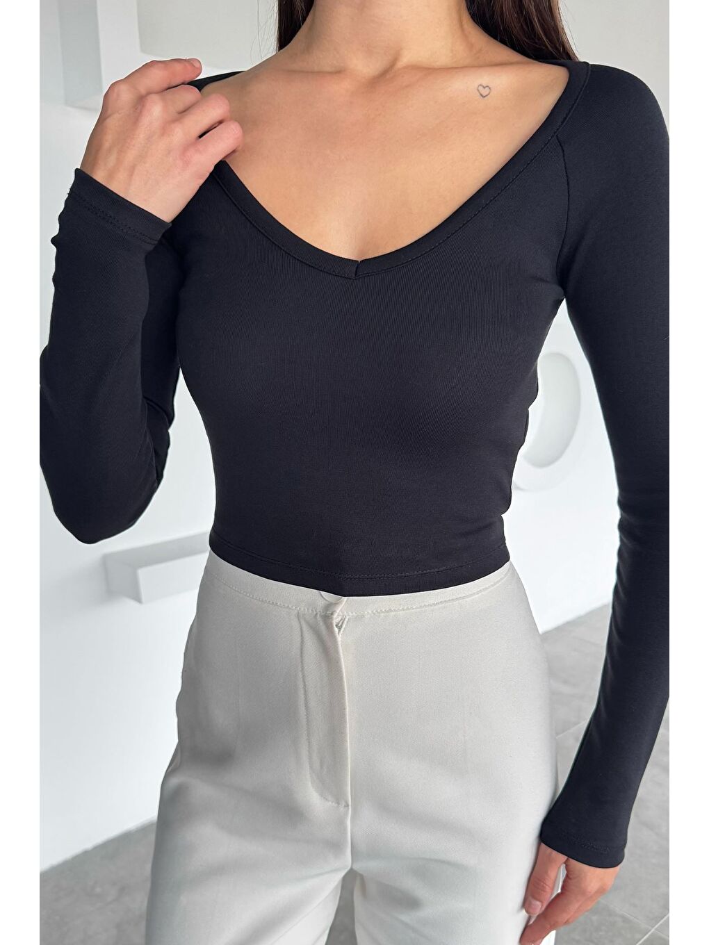 Siyah Kadın V Yaka Uzun Kol Elastanlı Slim Fit Body Bluz-2