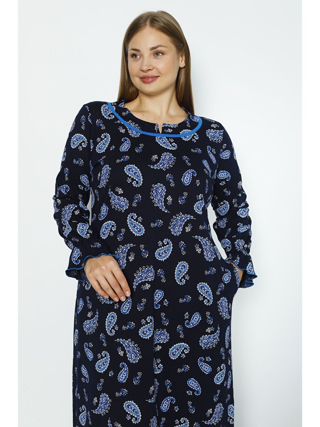 Kadın Lacivert Desenli Büyük Beden Uzun Kollu Biyeli Cepli Pamuklu Uzun Elbise-1