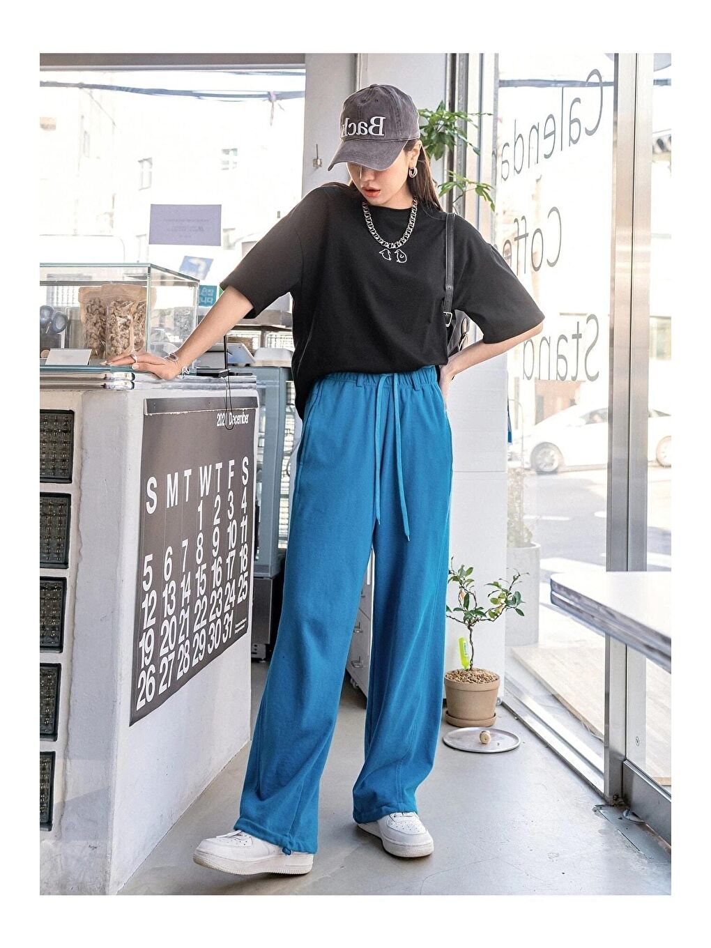 Trendseninle Siyah Kadın Siyah Penguen Baskılı Oversize Tişört - 5