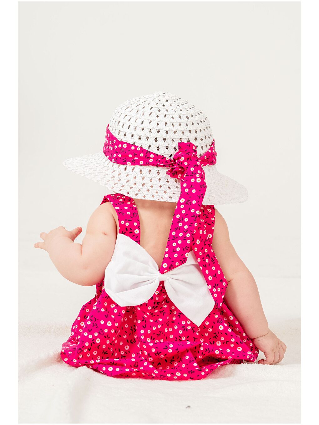 Kırmızı Çiçek Desenli Fiyonklu Kız Bebek Elbisesi-2