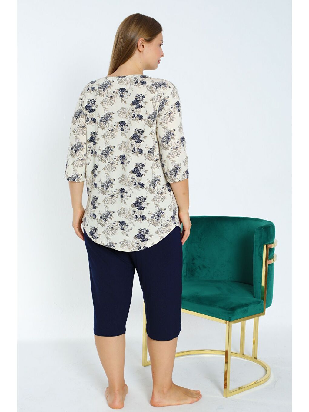 Beyaz Kadın Büyük Beden Truvakar Kollu Düğmeli Esnek Viskon Şortlu Alt Üst Gecelik Takımı-4