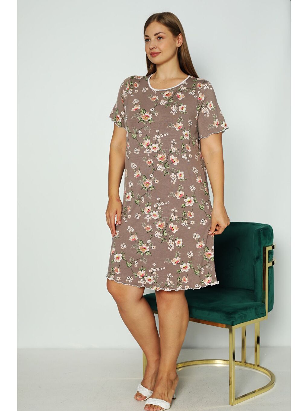 Kahverengi Desenli Kısa Kollu Esnek Viskon Kadın Büyük Beden Gecelik-1