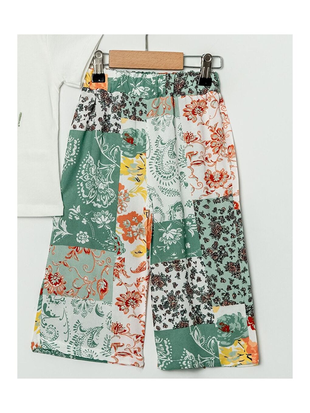 Yeşil Çiçek Desenli Pantolon ve Tişörtlü Kız Bebek Takım-2