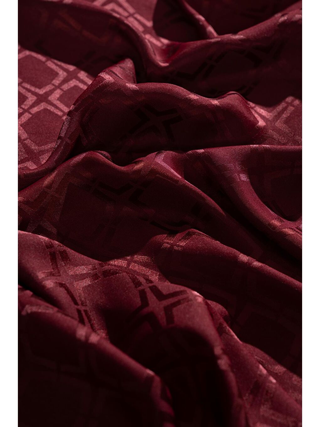 Bordo Kadın Geometrik Jakarlı Eşarp-1