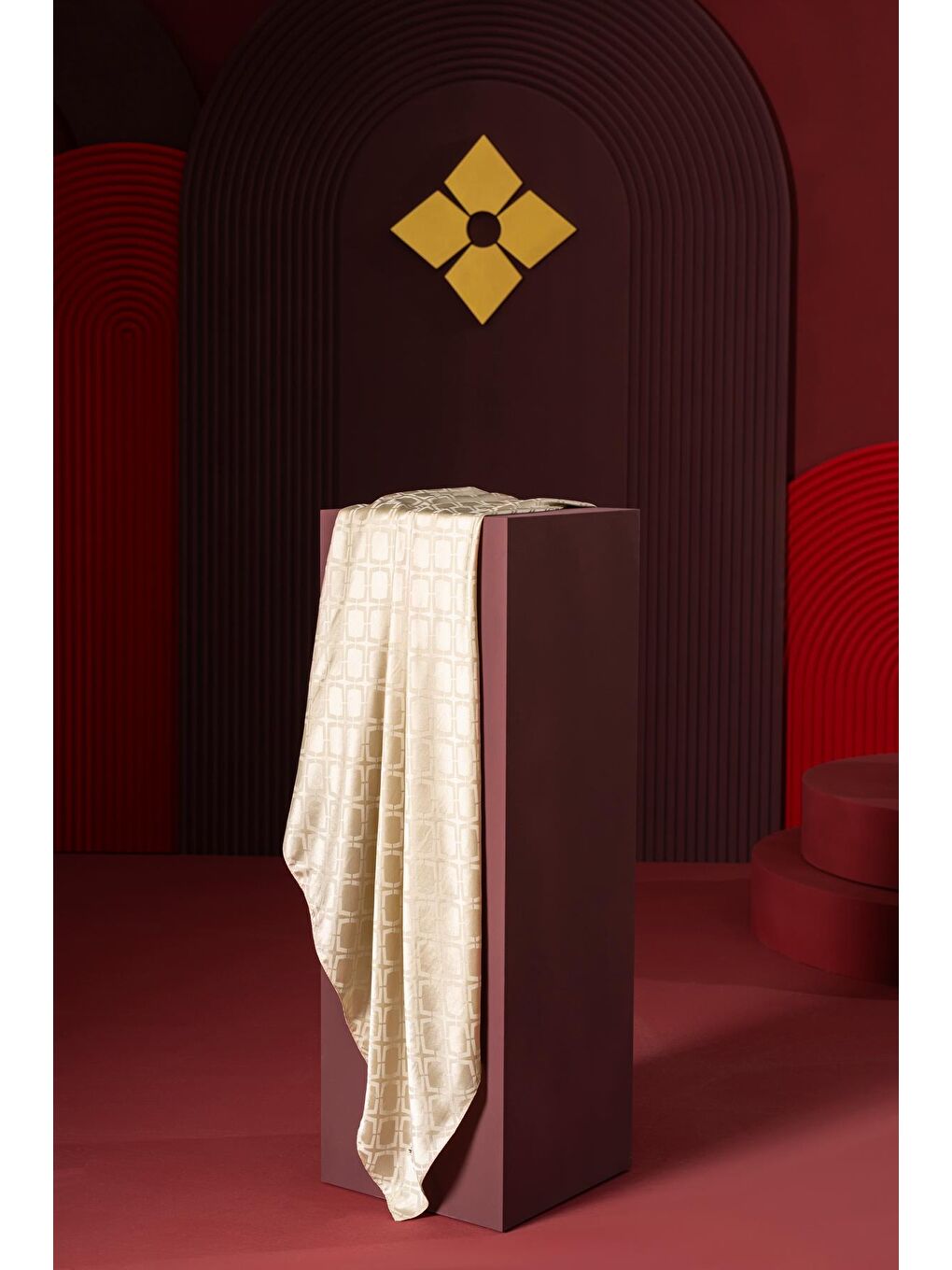 Ekru Kadın Geometrik Jakarlı Eşarp