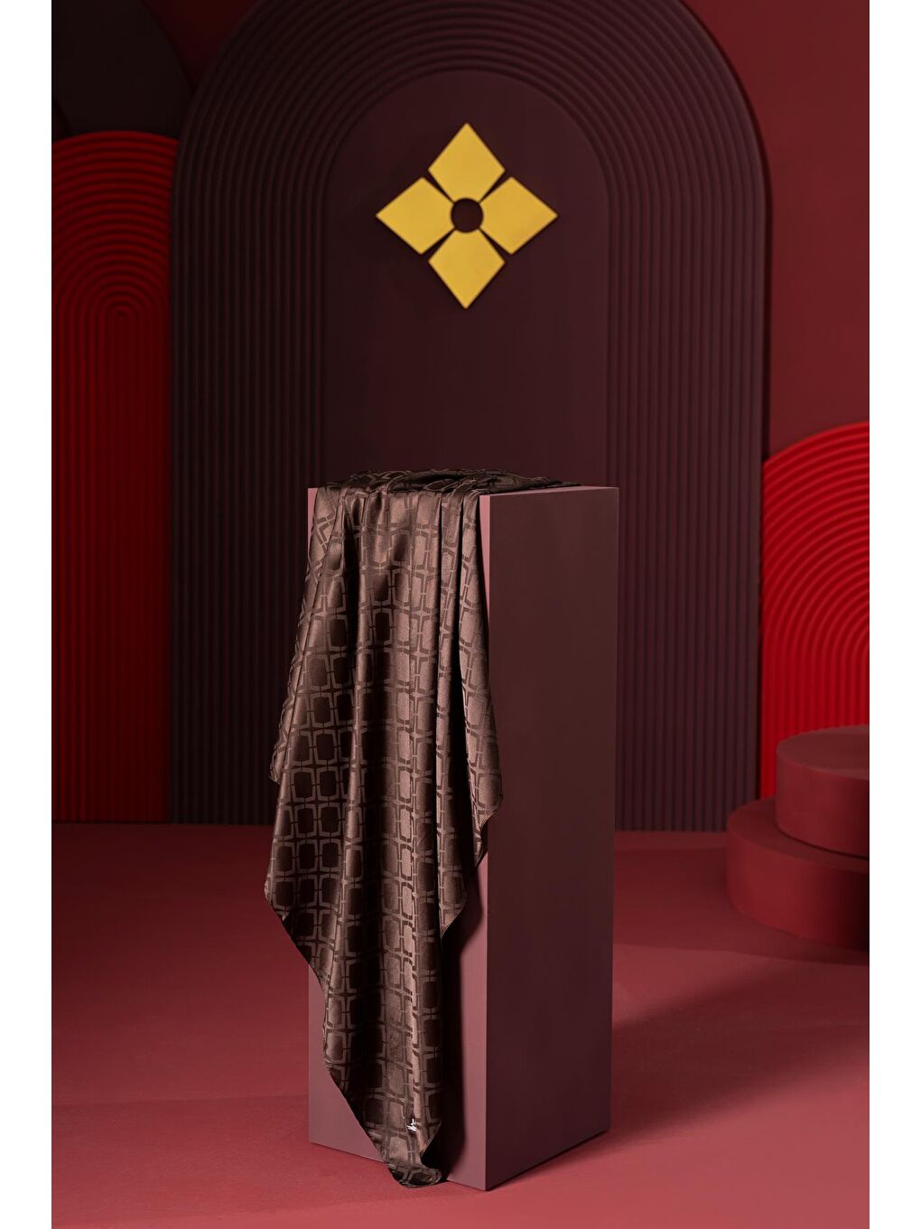 Kahverengi Kadın Geometrik Jakarlı Eşarp