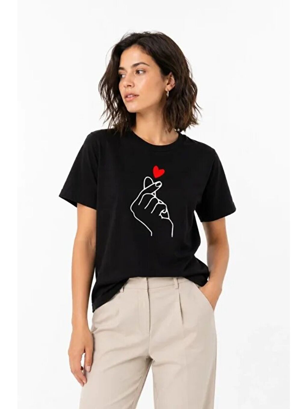 Kore Parmak Kalp Aşk Temalı Minimal Baskılı Tişört Yazlık Kısa Kol T-Shirt - Siyah