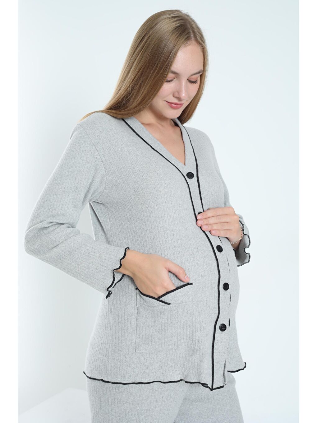 Gri Önden Düğmeli Ayarlanabilir Bel Kol ve Paça Fırfır Detaylı Hamile Pijama Takımı-3
