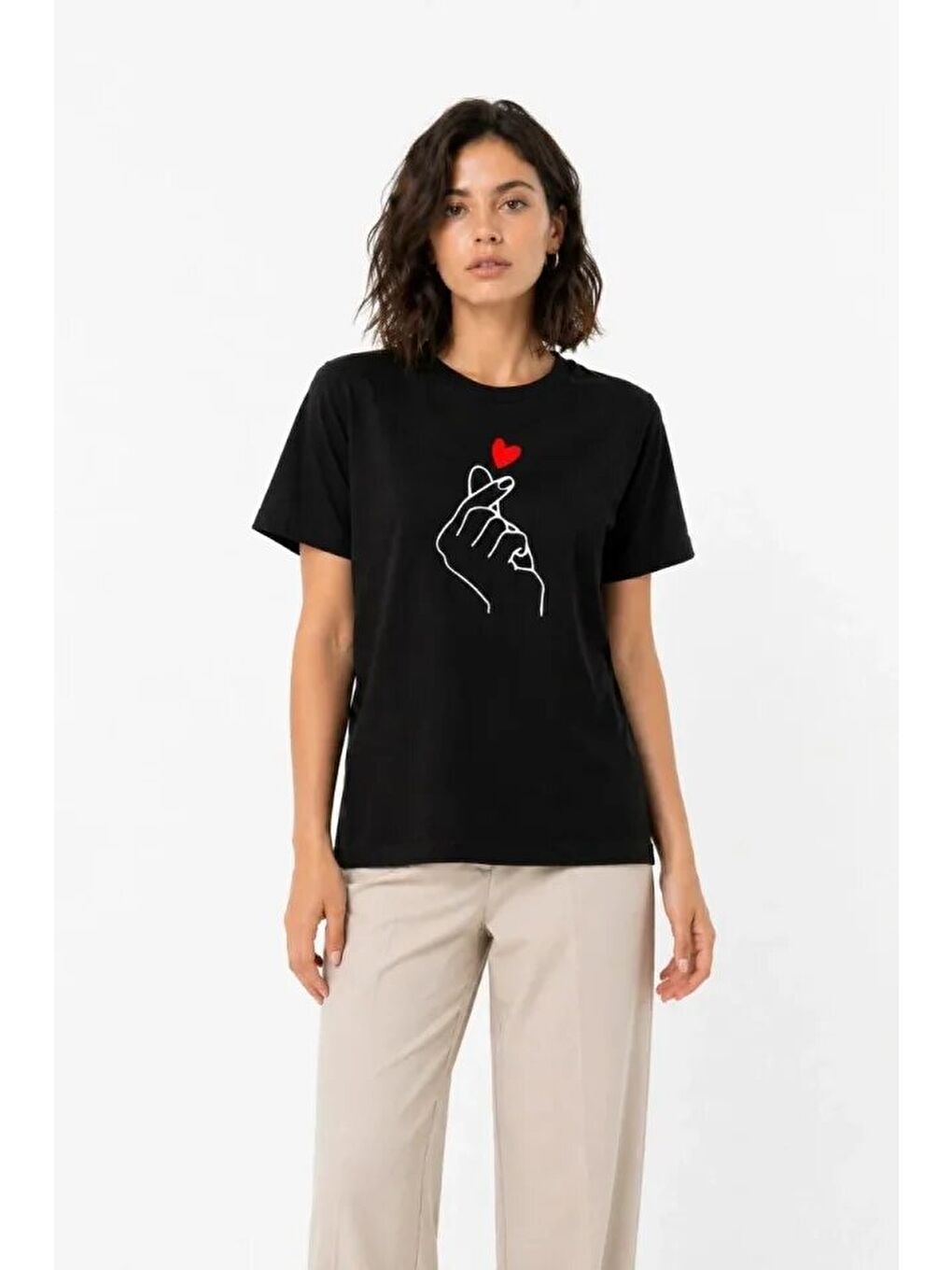 Kore Parmak Kalp Aşk Temalı Minimal Baskılı Tişört Yazlık Kısa Kol T-Shirt - Siyah-2