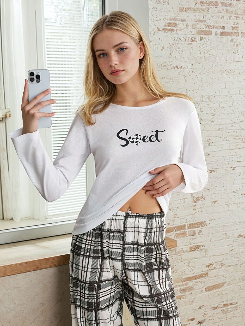 Beyaz Sweet Baskılı Uzun Kollu Ekose Desen Pijama Takımı-1
