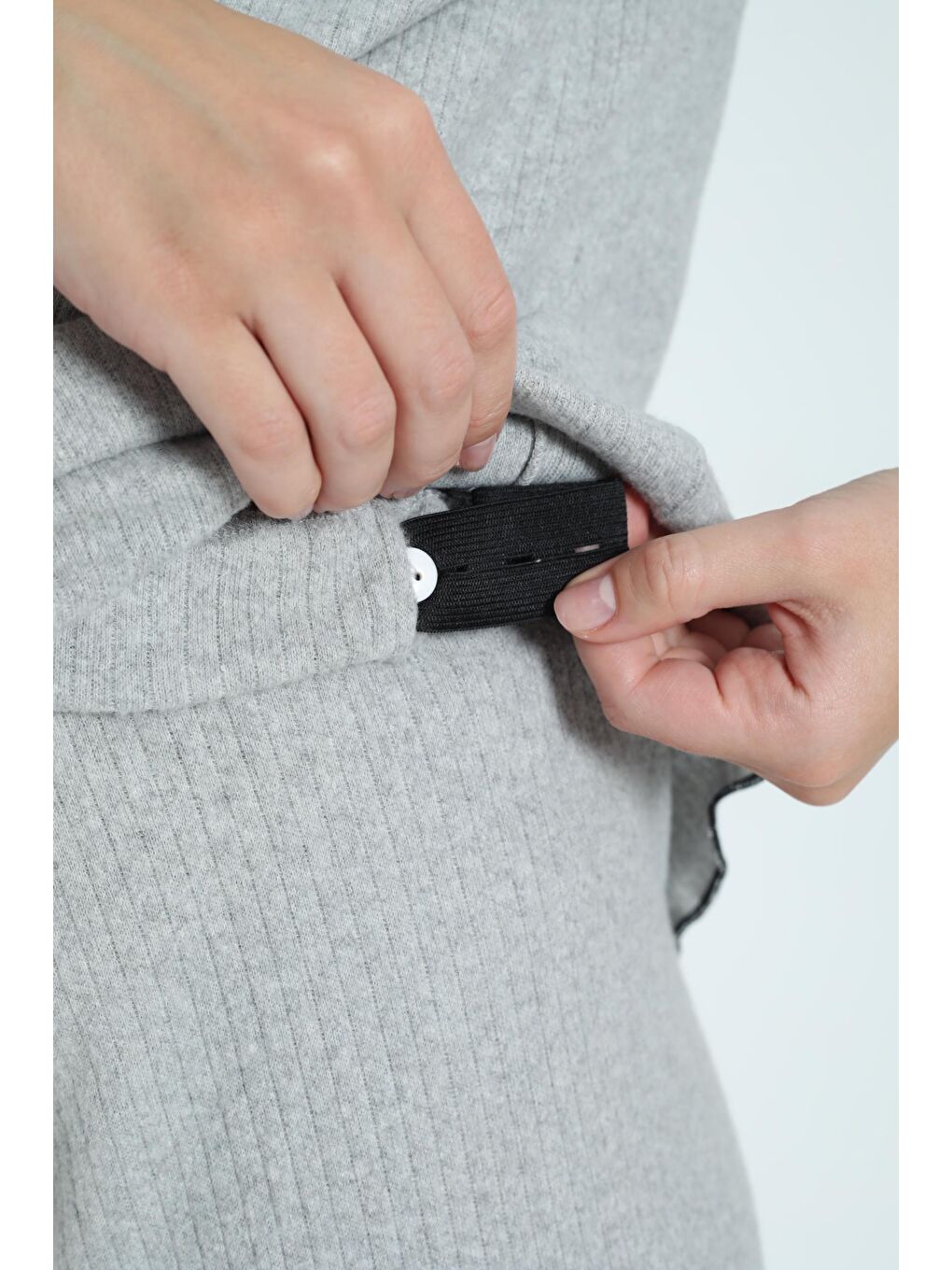 Gri Önden Düğmeli Ayarlanabilir Bel Kol ve Paça Fırfır Detaylı Hamile Pijama Takımı-4