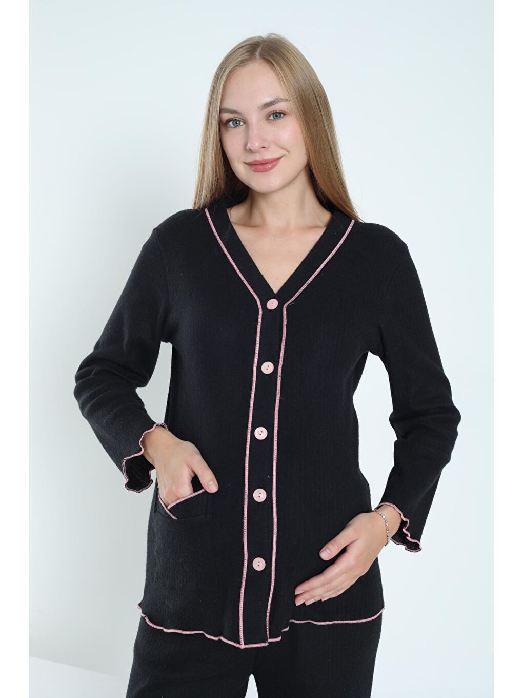 Siyah Önden Düğmeli Ayarlanabilir Bel Kol ve Paça Fırfır Detaylı Hamile Pijama Takımı-3