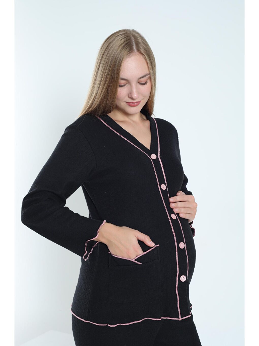 Siyah Önden Düğmeli Ayarlanabilir Bel Kol ve Paça Fırfır Detaylı Hamile Pijama Takımı-4