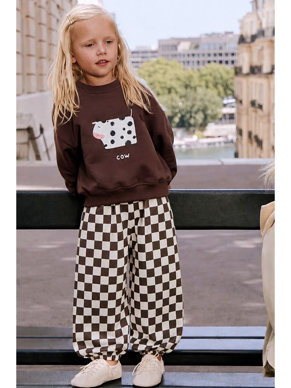 Unisex Çocuk İnek Baskılı Kahverengi Sweatshirt Ve Dama Baskılı Eşofman Takım-1