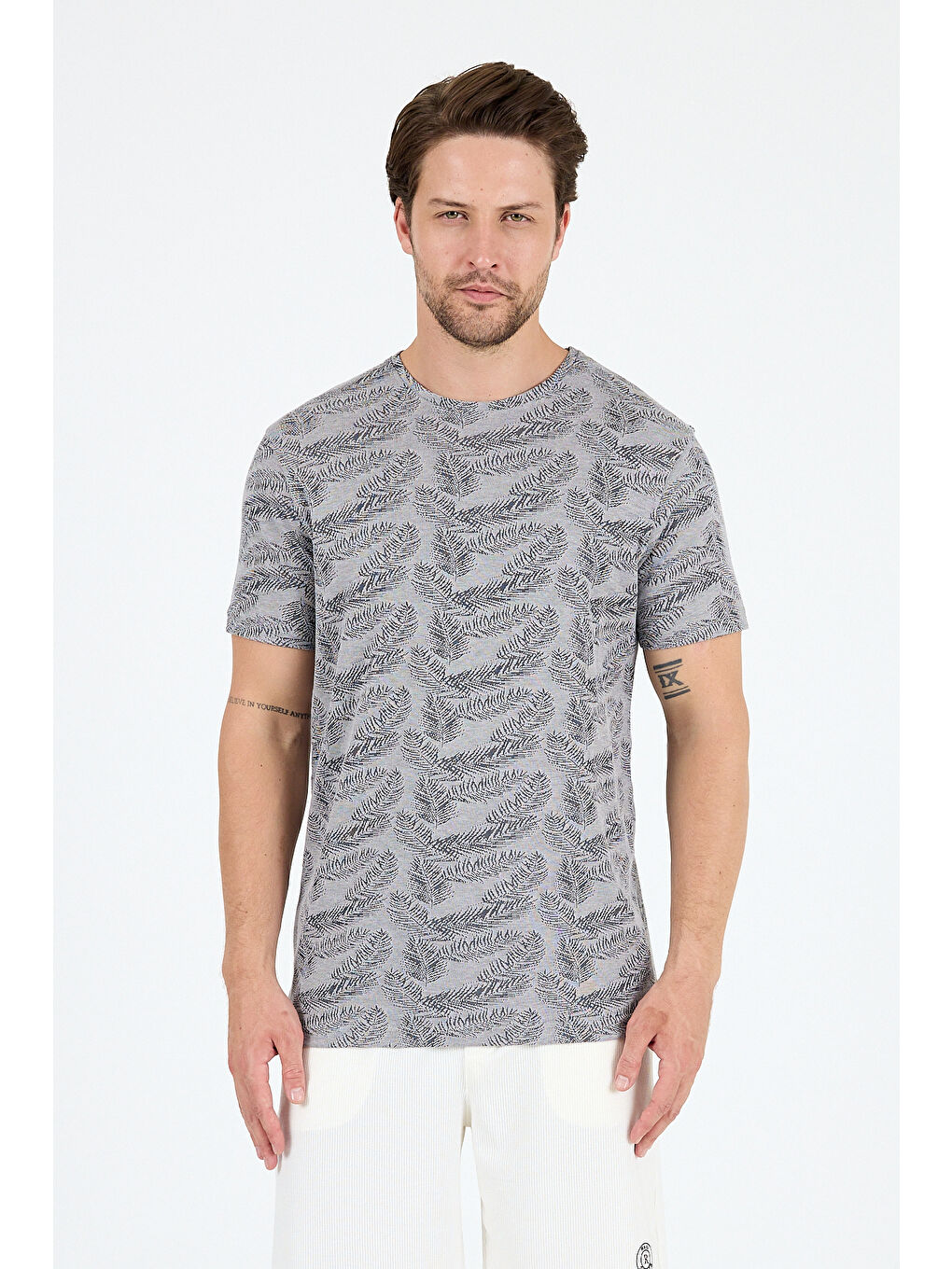 Antrasit Erkek Bisiklet Yaka Desenli Tişört – %100 Pamuk – Rahat ve Günlük Kısa Kollu Tişört 0115-1