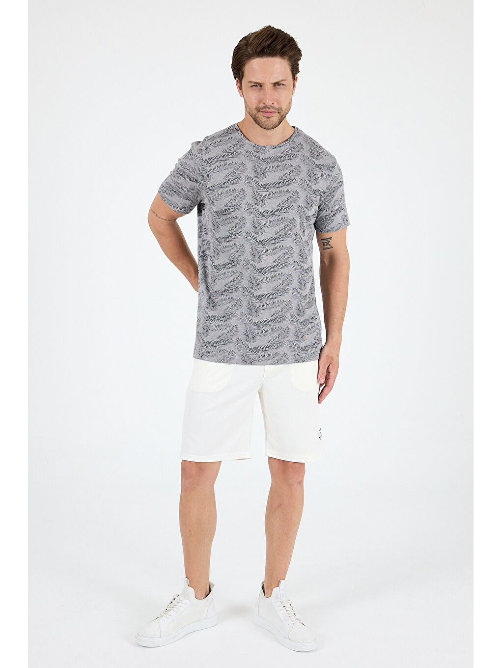 Antrasit Erkek Bisiklet Yaka Desenli Tişört – %100 Pamuk – Rahat ve Günlük Kısa Kollu Tişört 0115-2