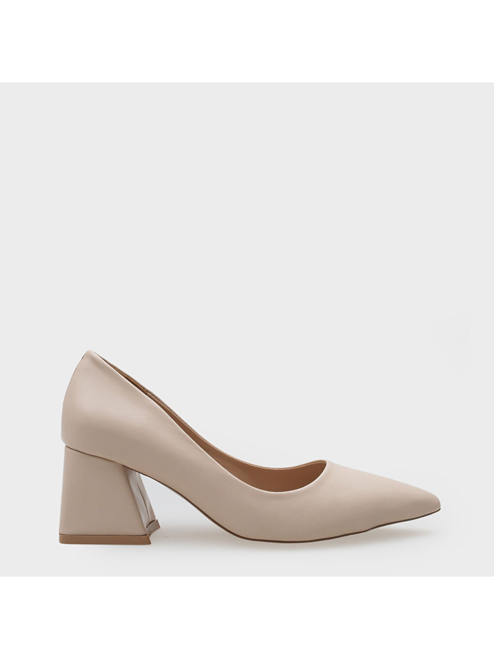 Bej Orta Topuklu Yumuşak Pedli Taban Kadın Ayakkabı