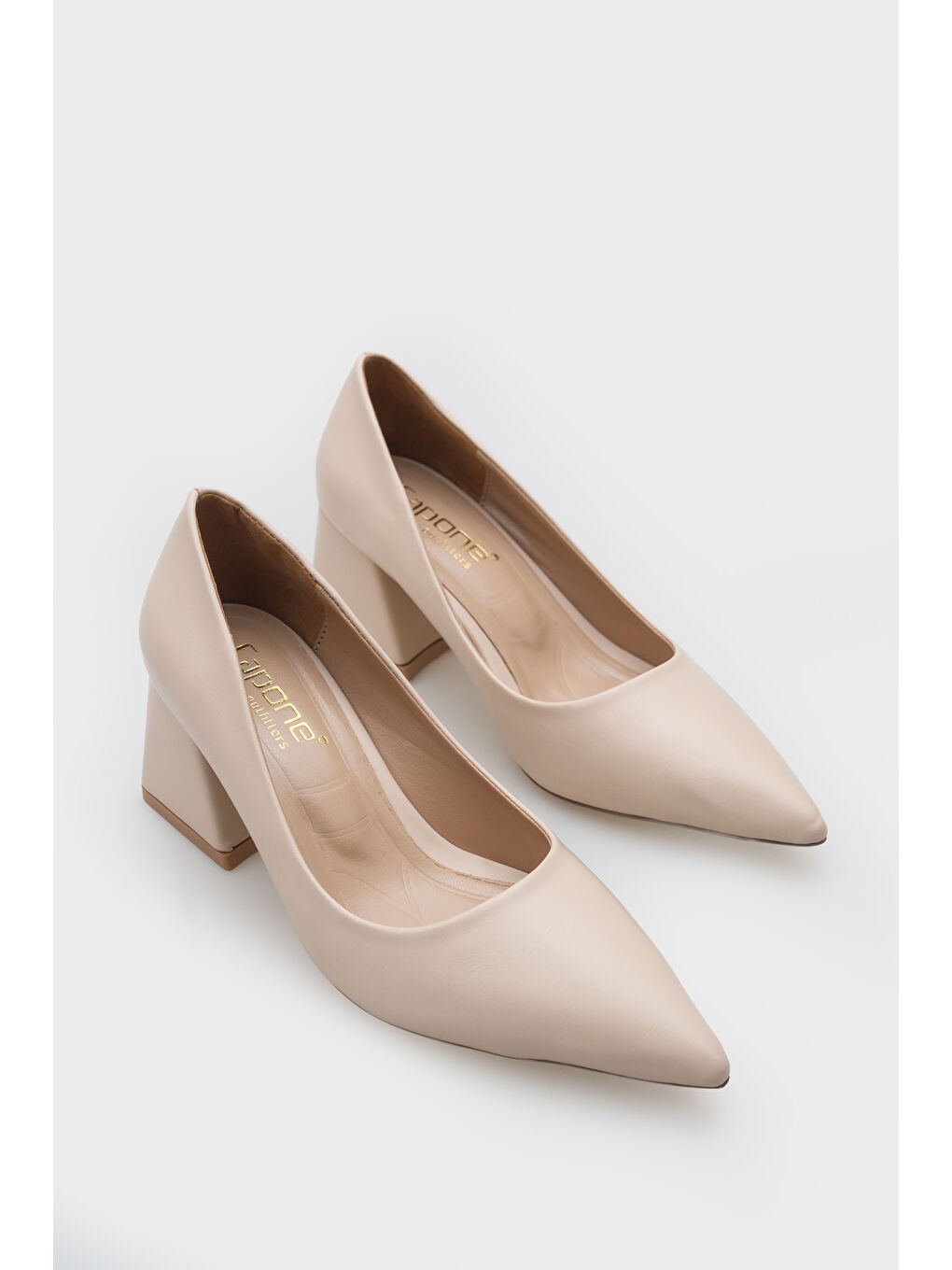 Bej Orta Topuklu Yumuşak Pedli Taban Kadın Ayakkabı-1