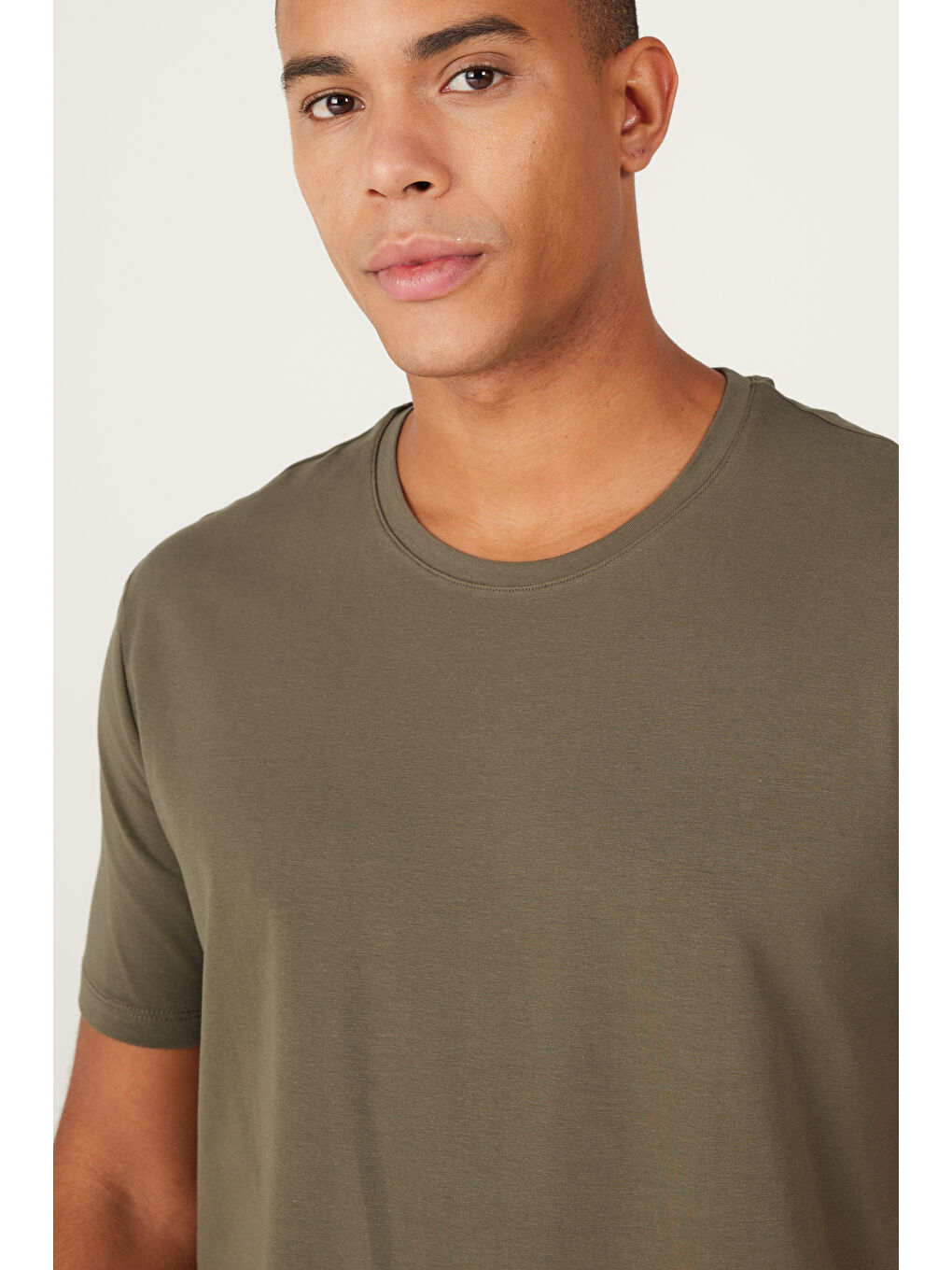 Erkek Haki 360 Derece Her Yöne Esneyen Slim Fit Bisiklet Yaka Tişört-4