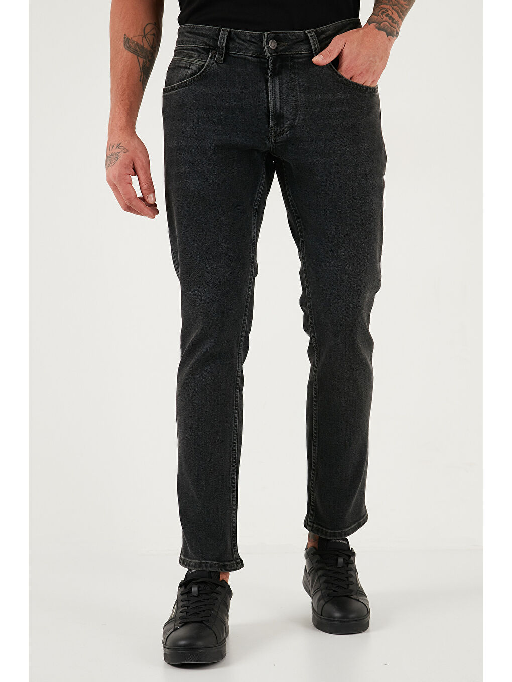 Siyah Pamuklu Regular Fit Normal Bel Boru Paça Jeans 2211C30PARMA-1