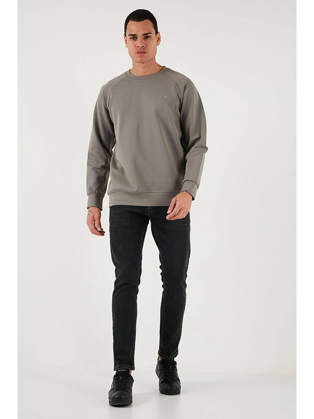 Siyah Pamuklu Slim Fit Yüksek Bel Dar Paça Jeans 3300C30TOKYO