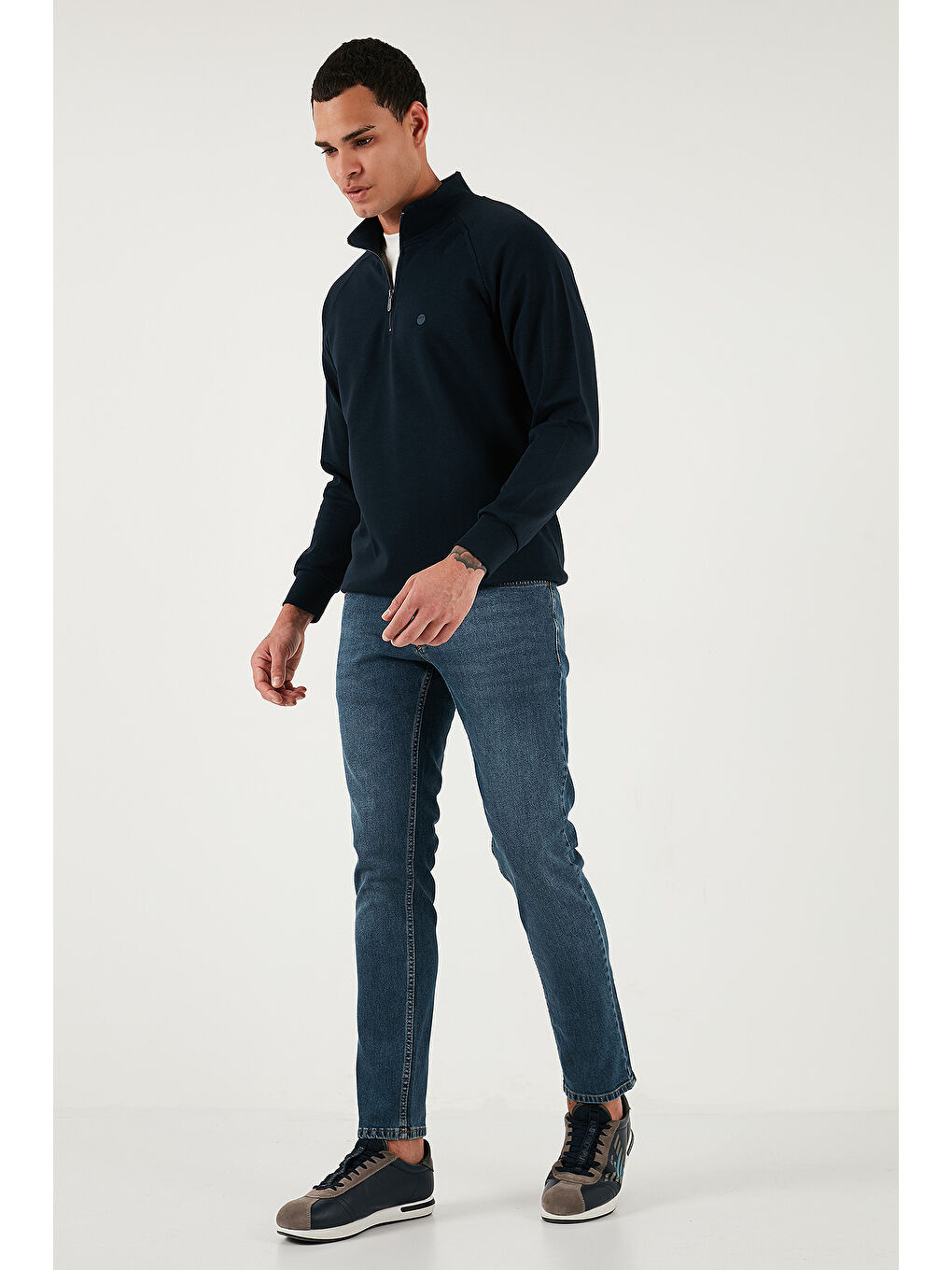 Mavi Pamuklu Regular Fit Normal Bel Boru Paça Jeans 2211C36PARMA