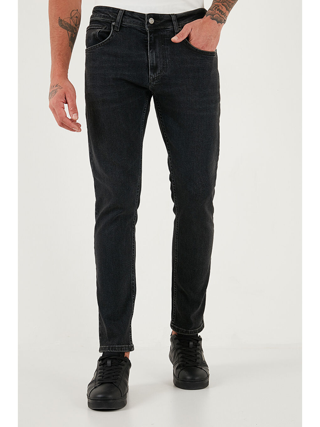 Siyah Pamuklu Slim Fit Yüksek Bel Dar Paça Jeans 3300C30TOKYO-1