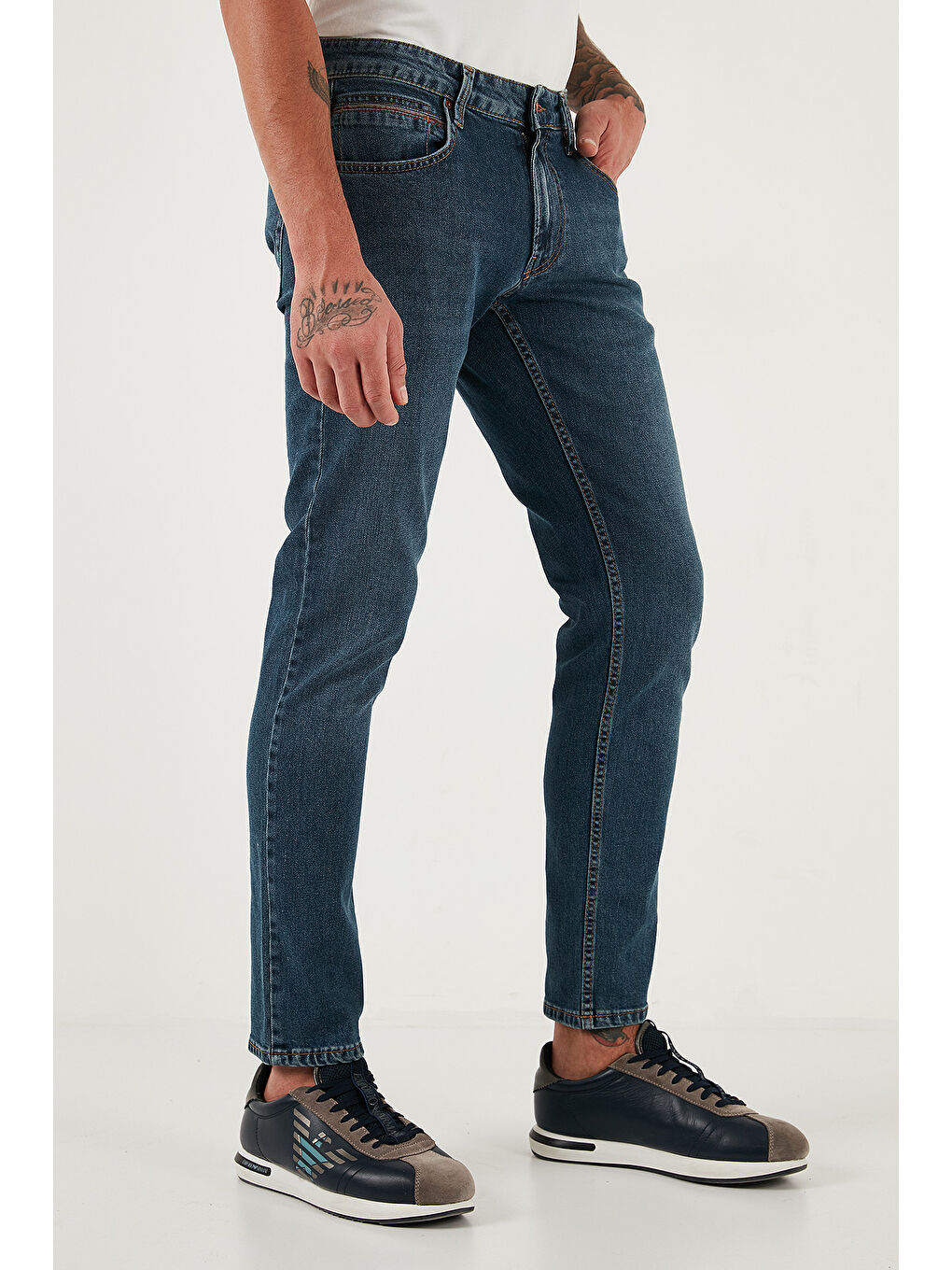 Mavi Pamuklu Regular Fit Normal Bel Boru Paça Jeans 2211C36PARMA-3