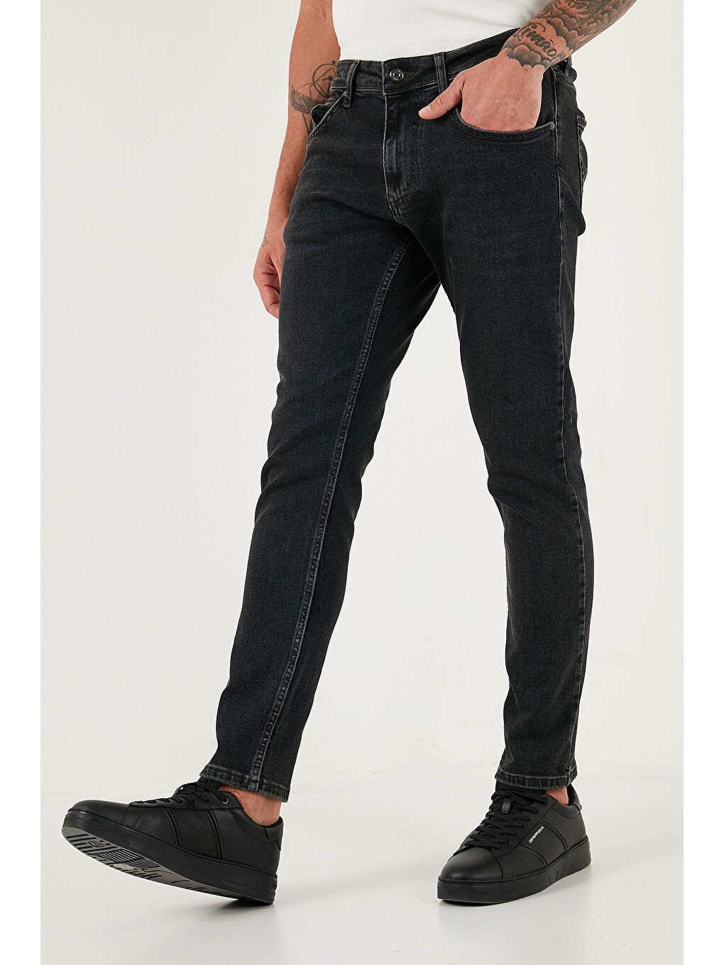 Siyah Pamuklu Slim Fit Yüksek Bel Dar Paça Jeans 3300C30TOKYO-3