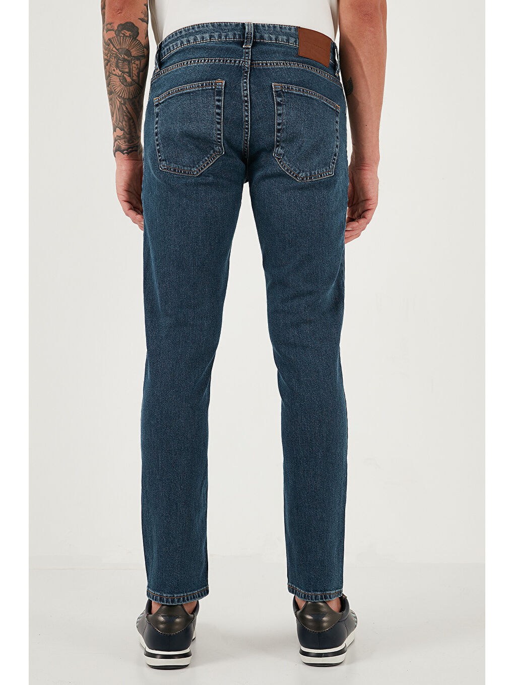 Mavi Pamuklu Regular Fit Normal Bel Boru Paça Jeans 2211C36PARMA-5