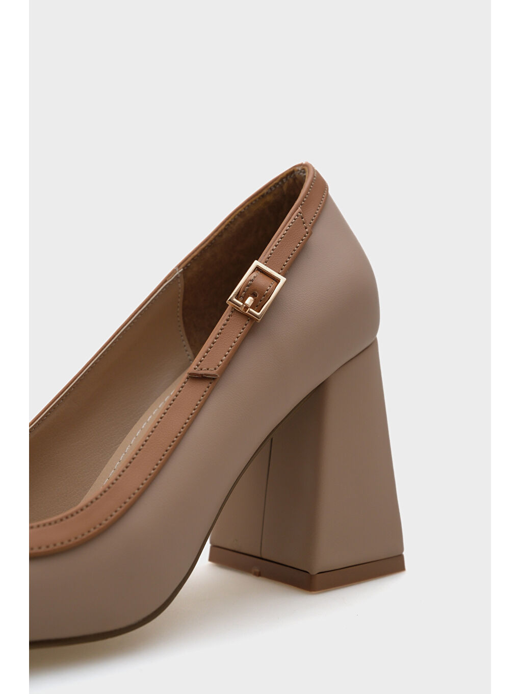 Bej Penny Küt Burunlu Orta Topuklu Tokalı Kadın Ayakkabı-3