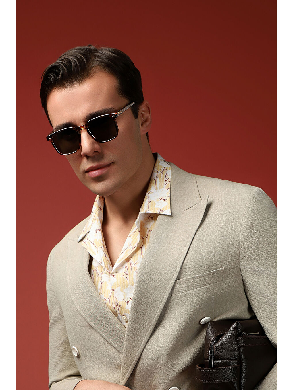 Bej Regular Fit Keten Karışımlı Kruvaze Takım Elbise-1