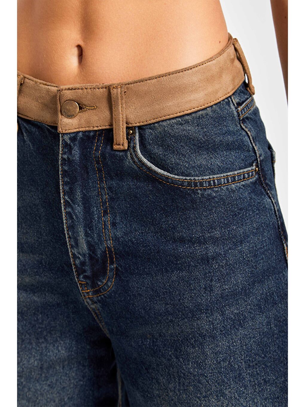 Mavi Kadın T.Kot Rengi 2w5-8 Mid Rise Wide Leg Fit Süet Kemer Detaylı İç Boy 83cm %100 Pamuk Denim Jean-1