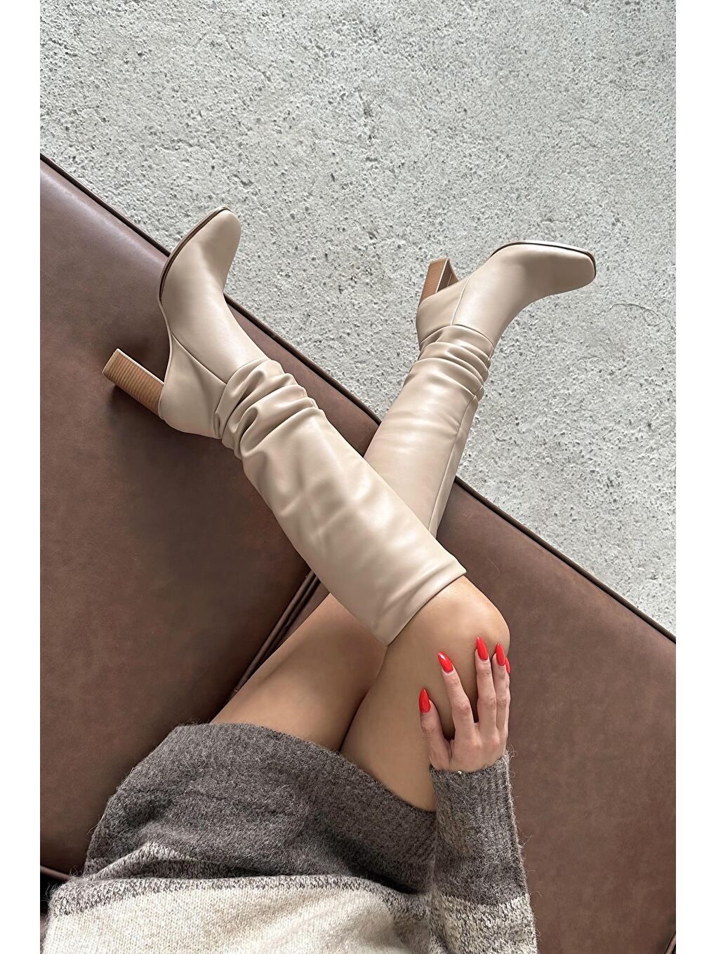 Bej Clara  Kadın Küt  Burun  Körüklü   Deri  Çizme Ten-1