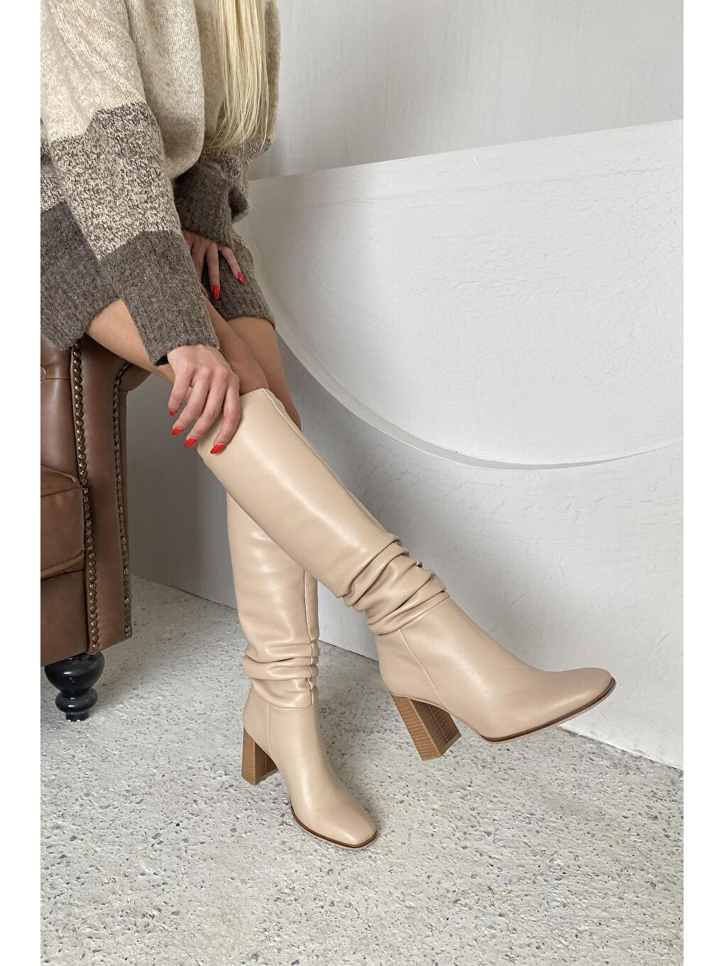 Bej Clara  Kadın Küt  Burun  Körüklü   Deri  Çizme Ten-2
