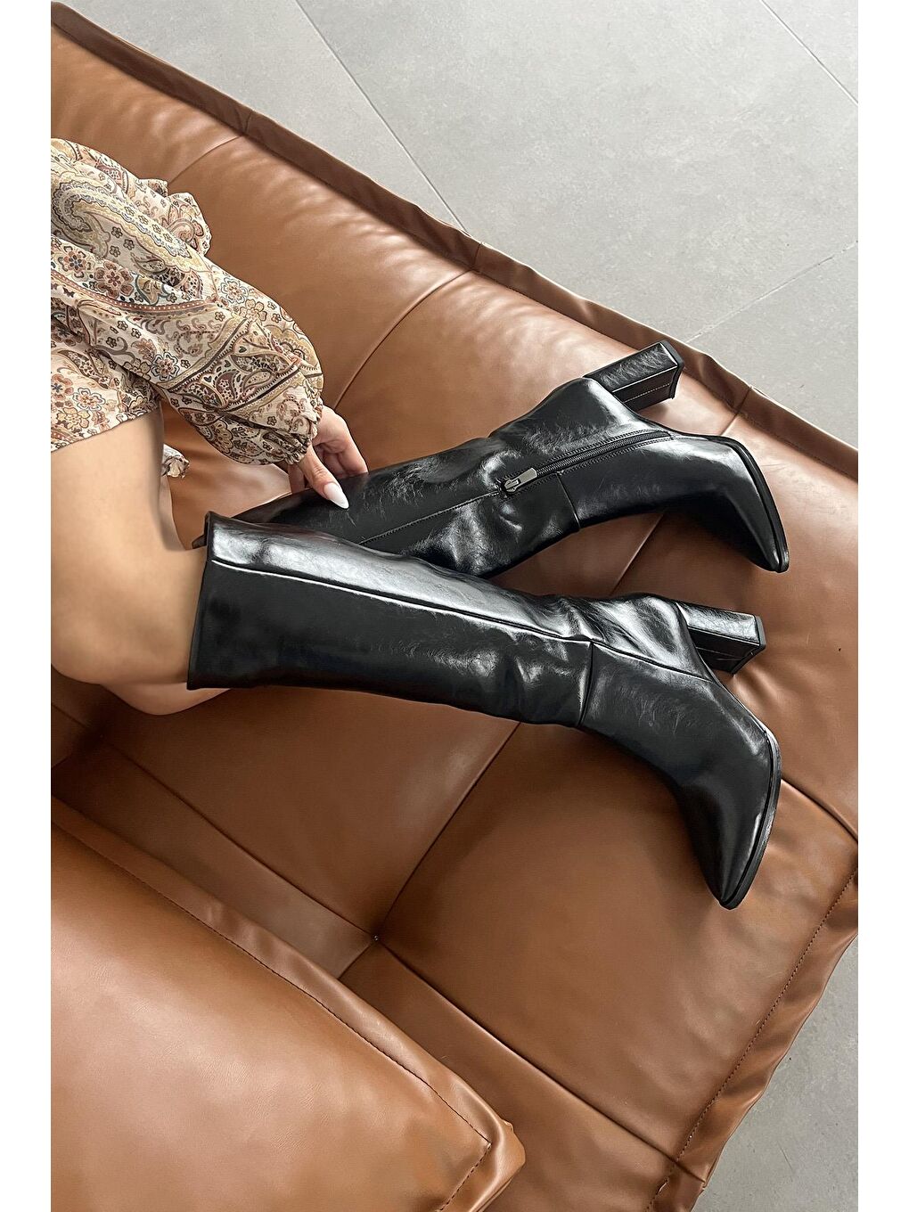 Sawyer Kadın Sivri Burun Kırışık Deri Çizme Siyah-2