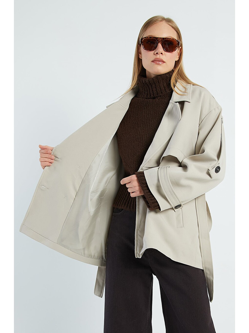 Bej Beli Kemerli Kruvaze Yaka Oversize Trençkot-2