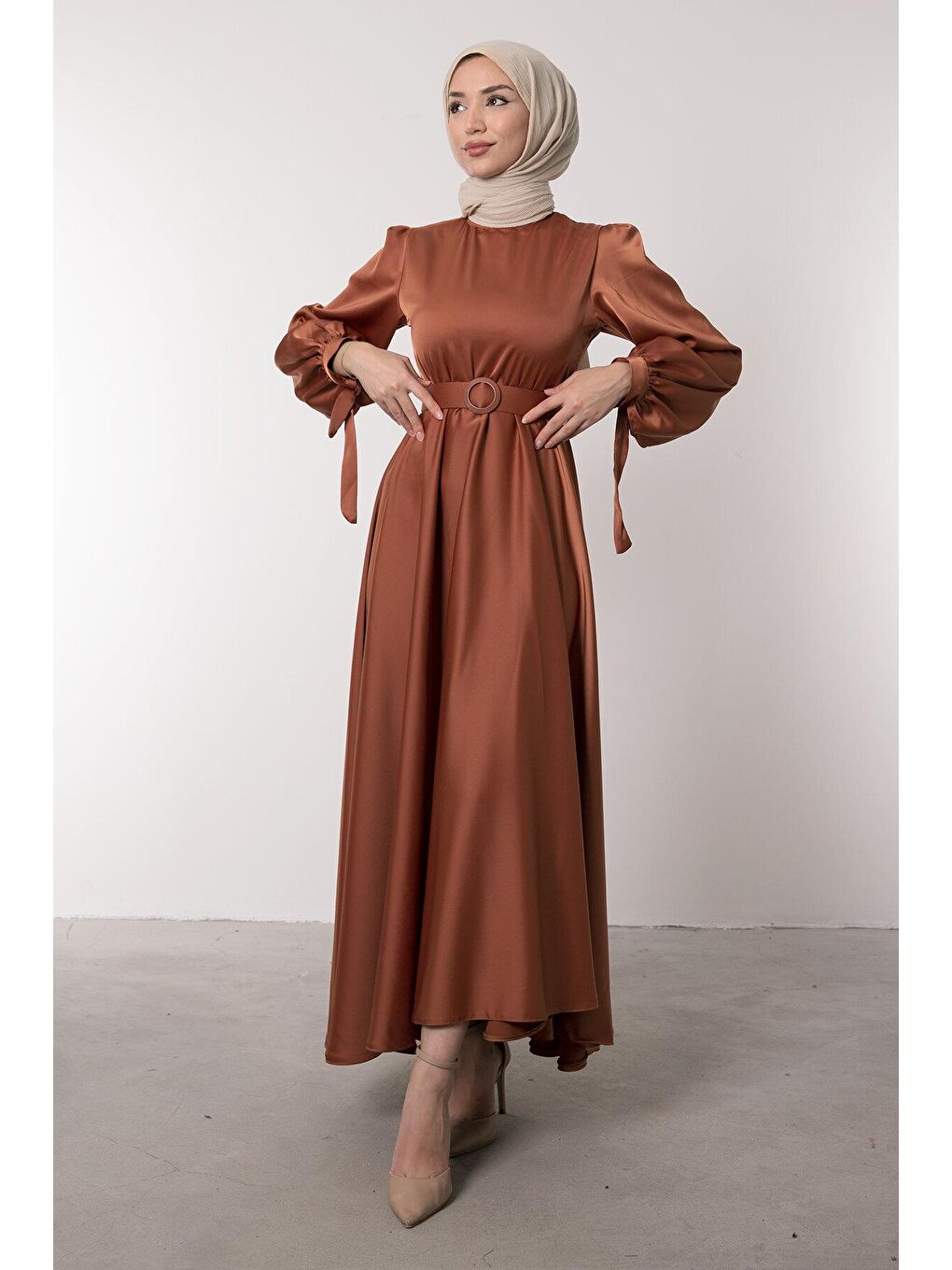 Kahverengi Prenses Kloş Kesim Manşet Detaylı Tesettür Kadın Abiye-3