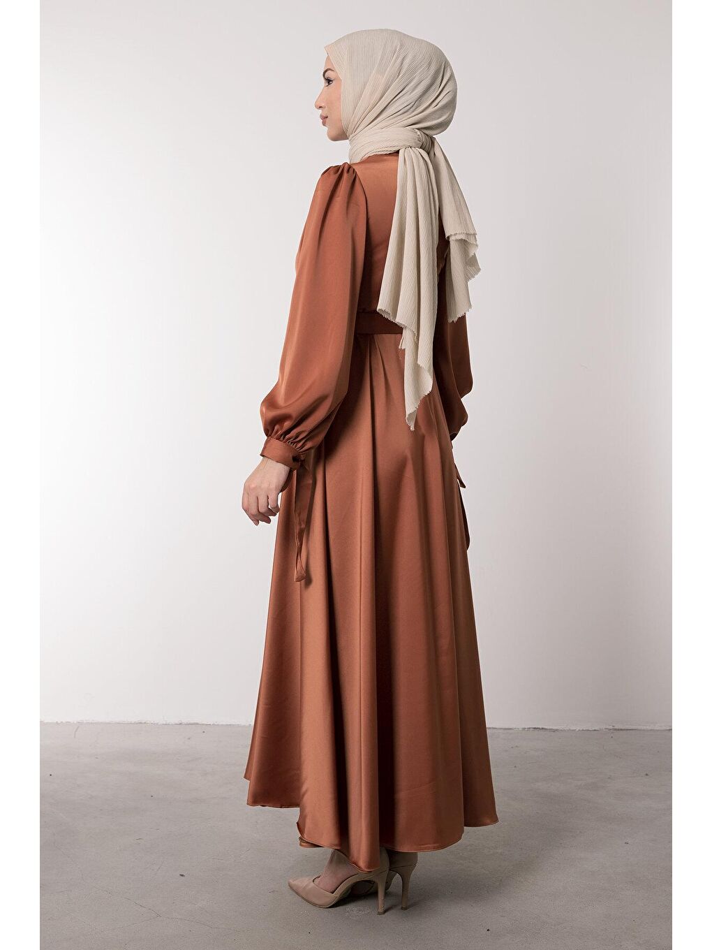 Kahverengi Prenses Kloş Kesim Manşet Detaylı Tesettür Kadın Abiye-4