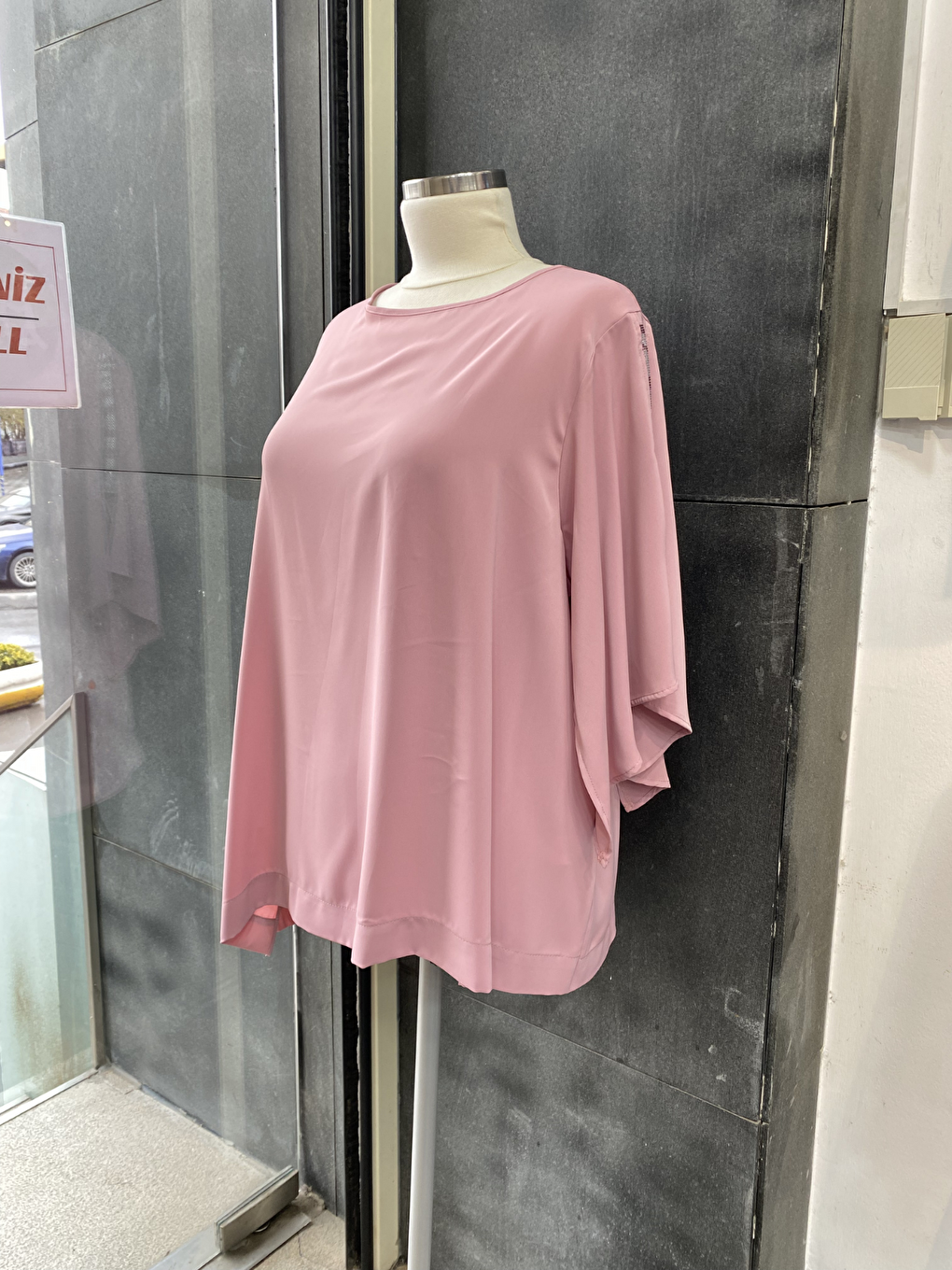 Pembe Yanları Boncuklu Zarif Kollu Uzun Oversize Büyük Beden Kadın Gömlek-4