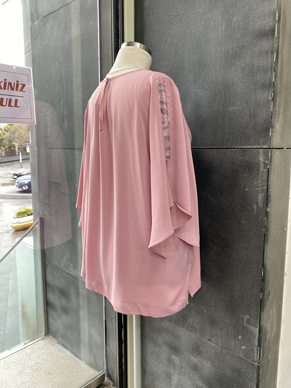 Pembe Yanları Boncuklu Zarif Kollu Uzun Oversize Büyük Beden Kadın Gömlek-6