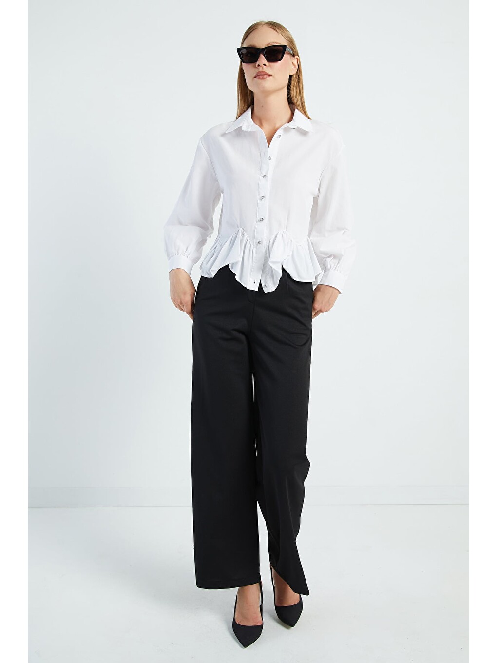 Beyaz Eteği Fırfırlı Salaş Gömlek-2