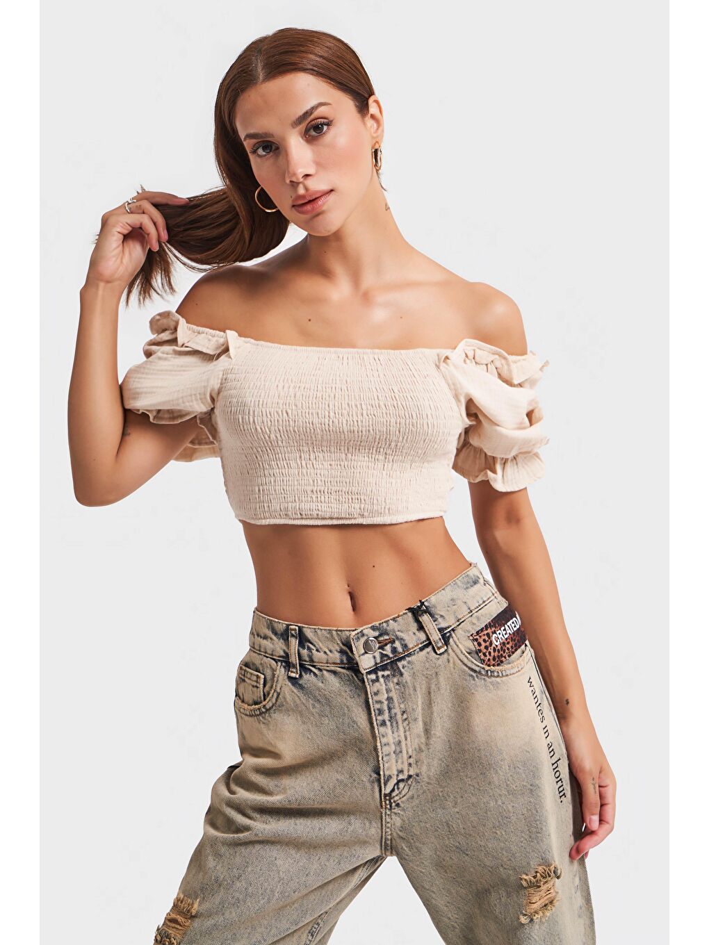 it's basic Bej Kadın Bej Renk Esnek Kumaş Volanlı Kol Crop Top - 1