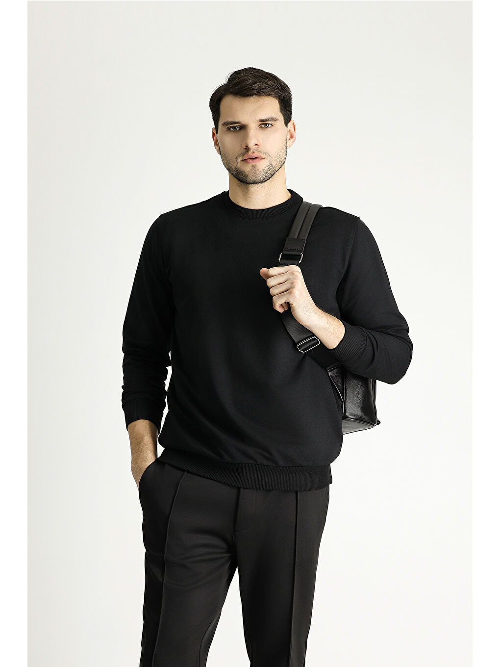 Siyah Bisiklet Yaka Pamuklu Büyük Beden Sweatshirt-1