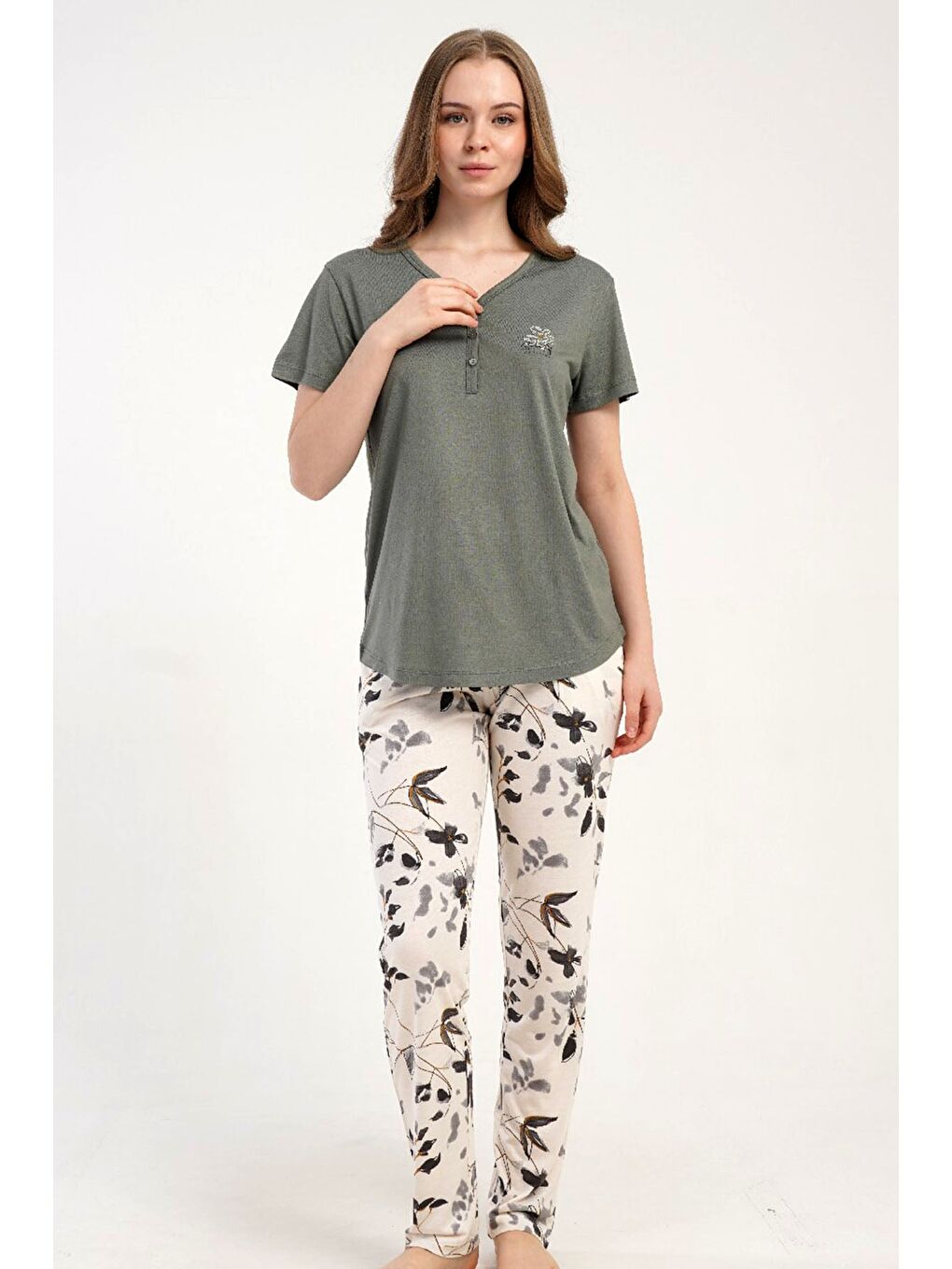 Damla Yaka Yarım Düğmeli Pijama Takımı Gri-512226