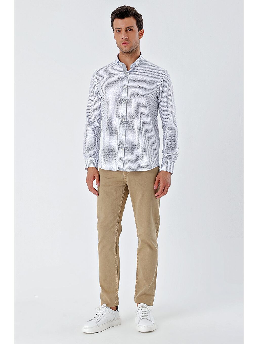 Beyaz Uzun Kollu Baskılı Bez Ayağı Cepsiz Garnili Klasik Slim Fit Dar Kesim Gömlek 1004230232-2