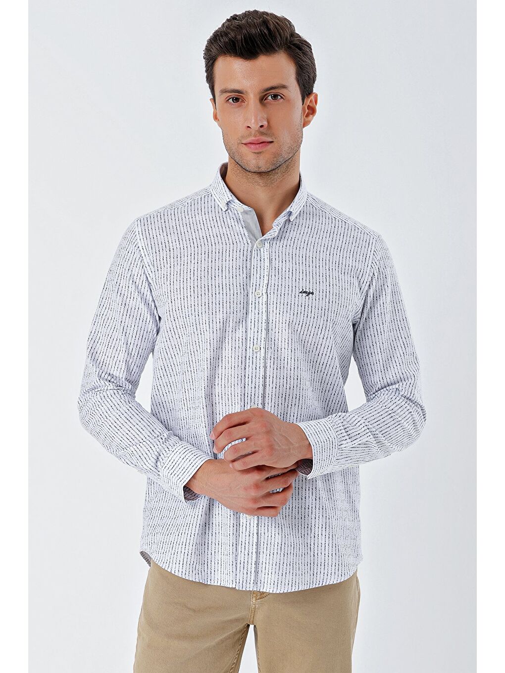 Beyaz Uzun Kollu Baskılı Bez Ayağı Cepsiz Garnili Klasik Slim Fit Dar Kesim Gömlek 1004230232-3