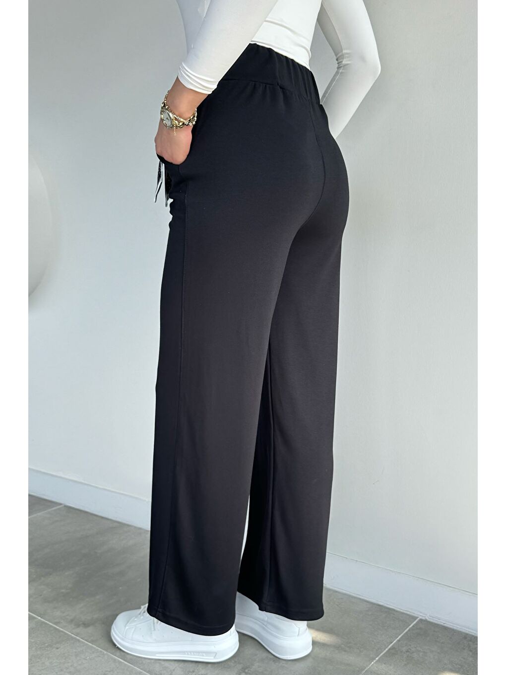 Siyah Kadın Yüksek Bel Aksesuar Detaylı Çimalı Pantolon-3