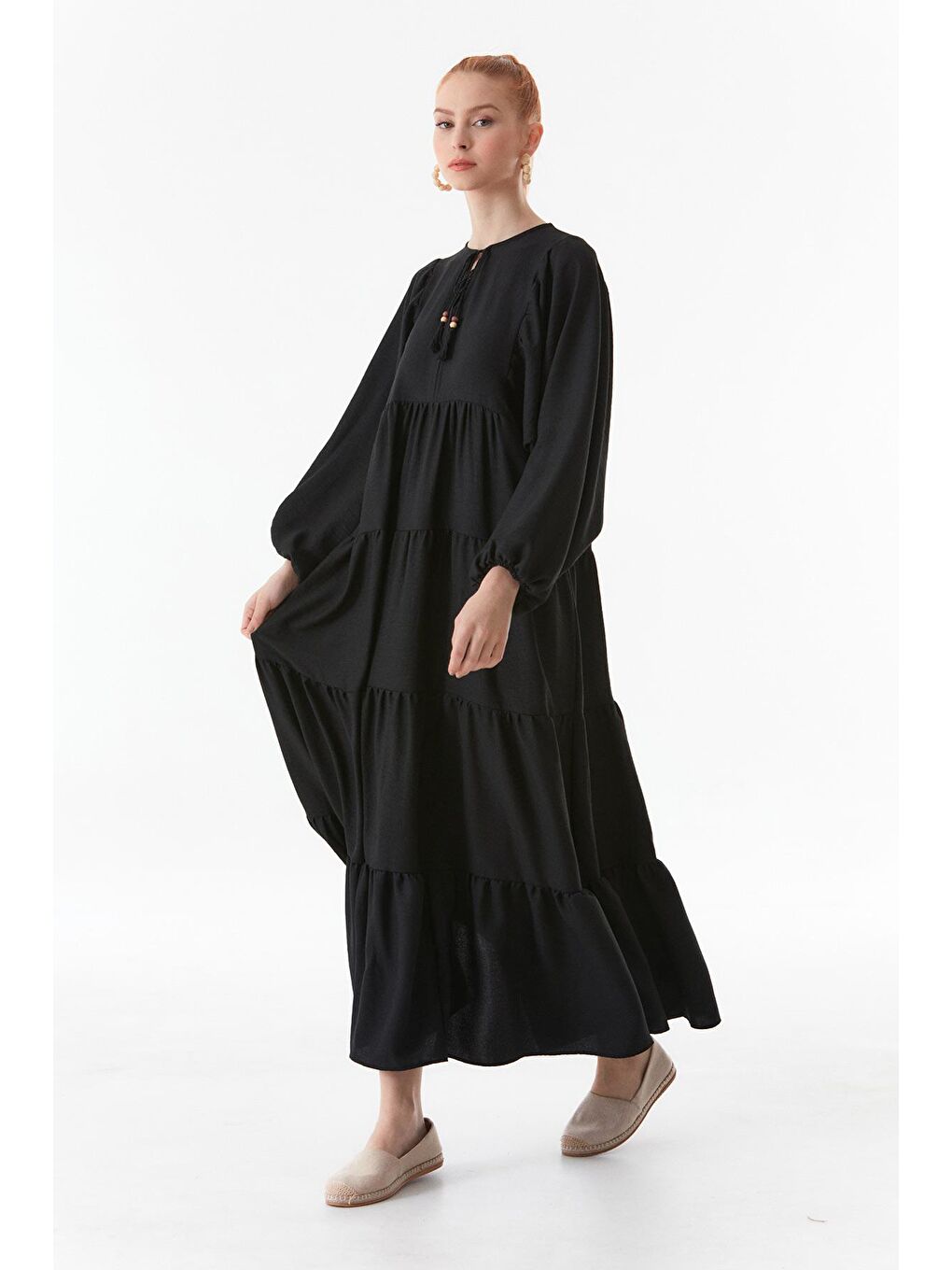 Siyah Yakası Bağlamalı V Yaka Elbise-2